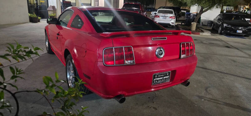 2005 Ford Mustang GT Deluxe