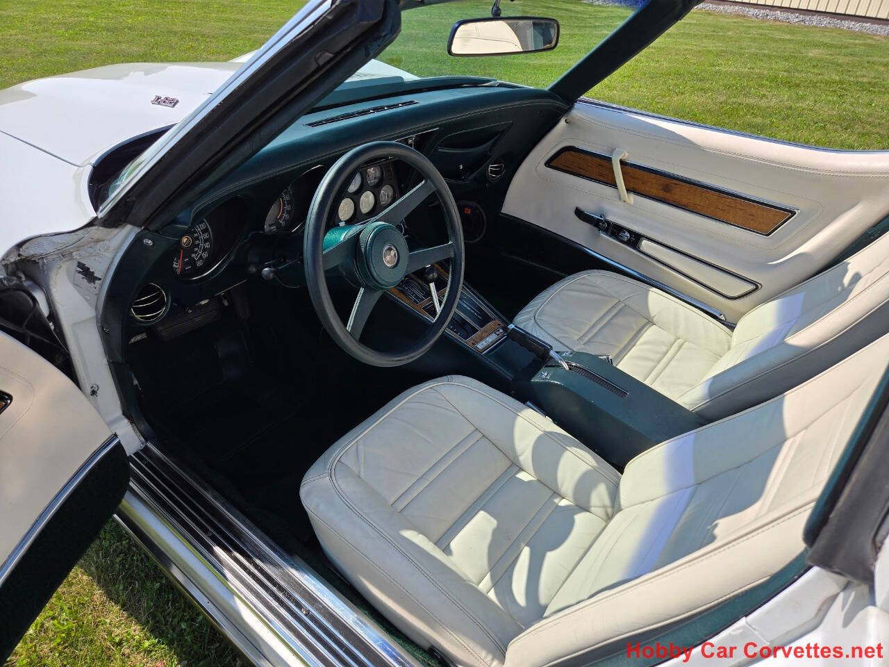 1976 Chevrolet Corvette 28