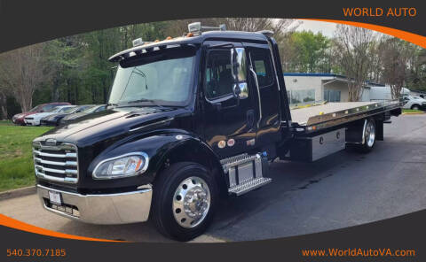 2025 Freightliner M2 106