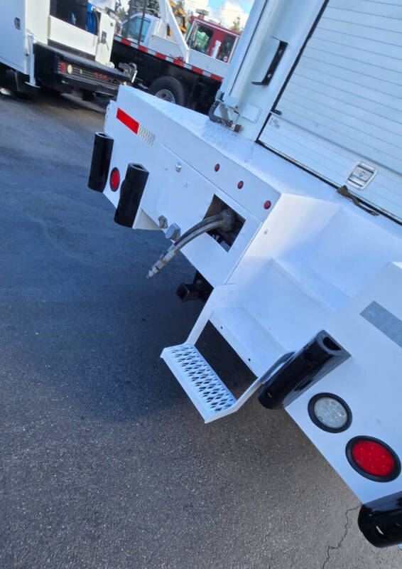 2014 Freightliner M2 106