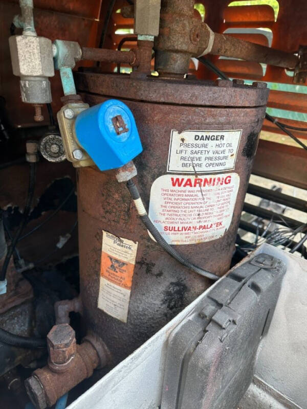 2013 SULLIVAN PALATEK Air Compresso D185PJD