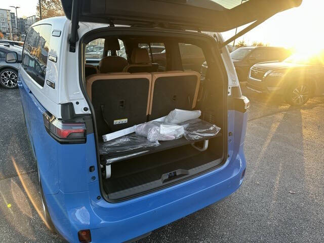 2025 Volkswagen ID. Buzz Pro S Plus 4Motion