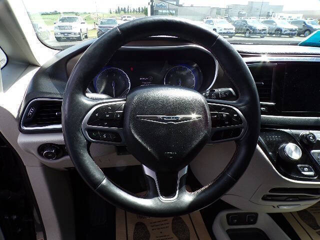 2017 Chrysler Pacifica Touring-L Plus