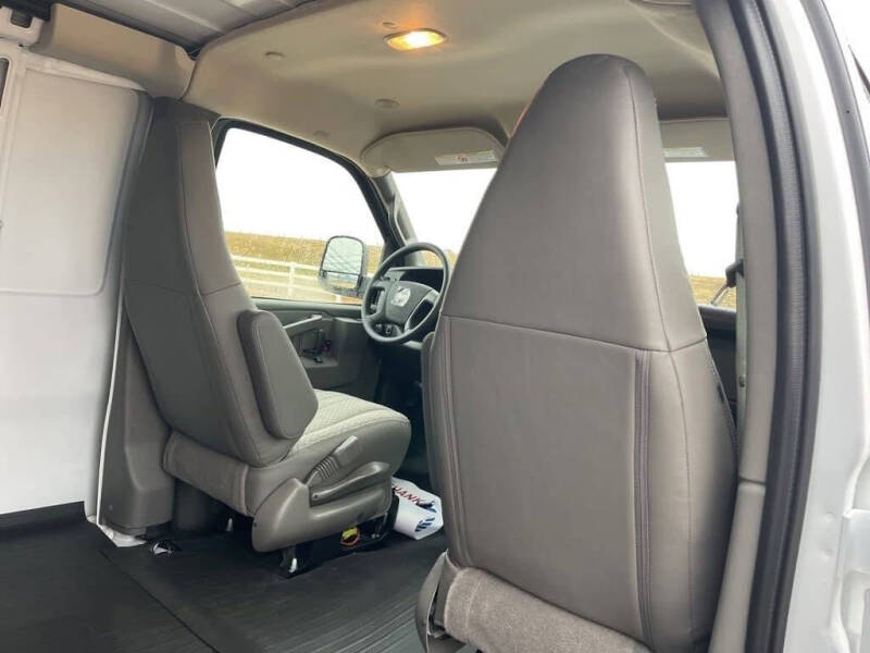 2025 GMC Savana 3500