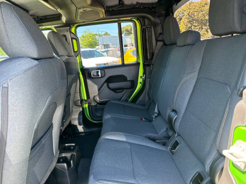 2025 Jeep Gladiator Sport S