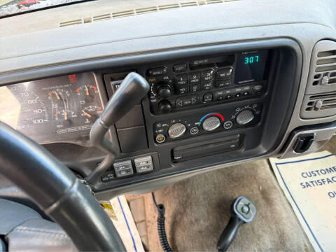 1999 Chevrolet Suburban K1500 LS