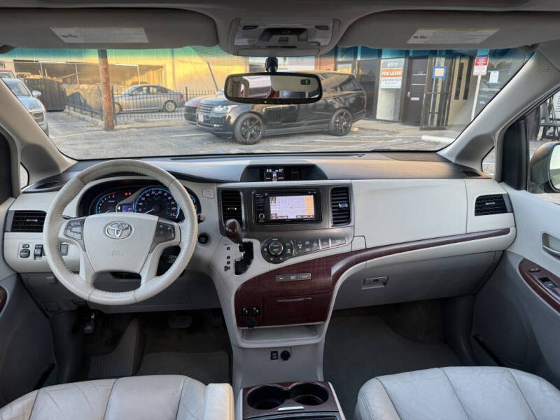 2013 Toyota Sienna