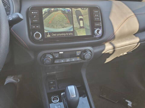 2024 Nissan Kicks SR