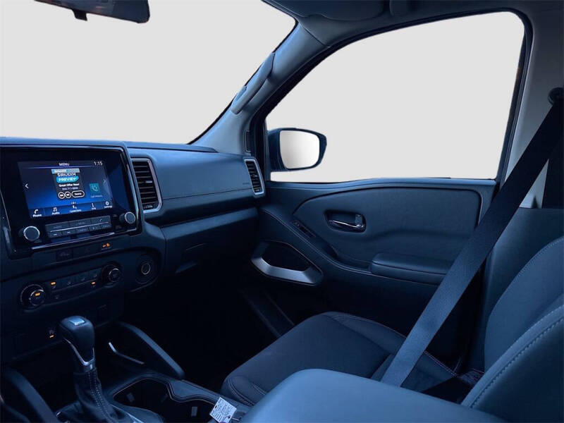 2024 Nissan Frontier SV