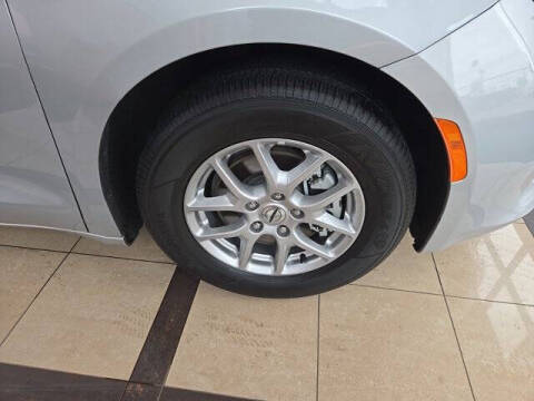 2022 Chrysler Voyager LX