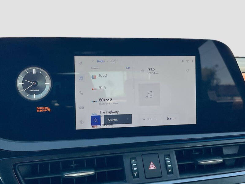 2025 Lexus ES 300h