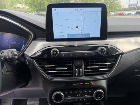 2022 Ford Escape Titanium