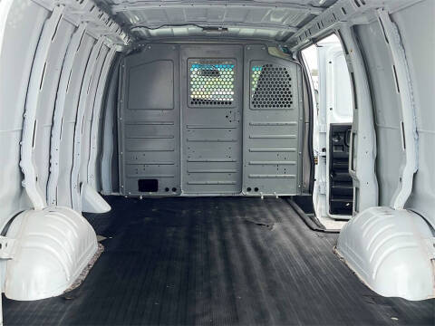 2023 Chevrolet Express 2500