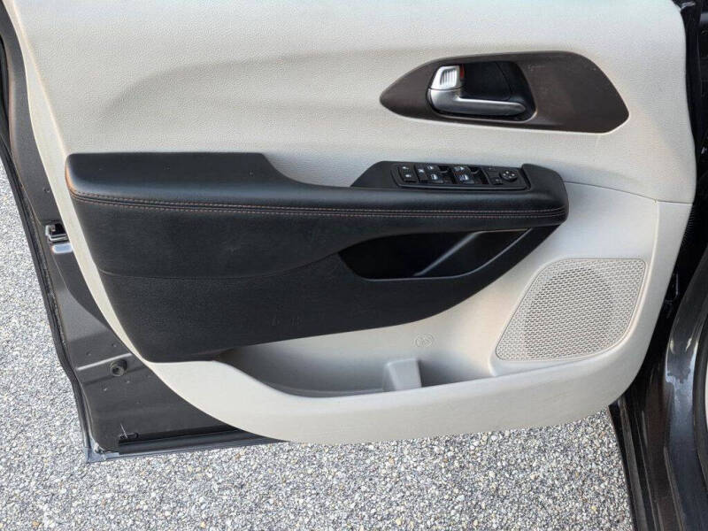 2019 Chrysler Pacifica Touring L