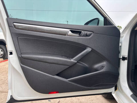 2016 Volkswagen Passat 1.8T SE