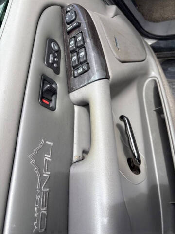 2002 GMC Yukon Denali