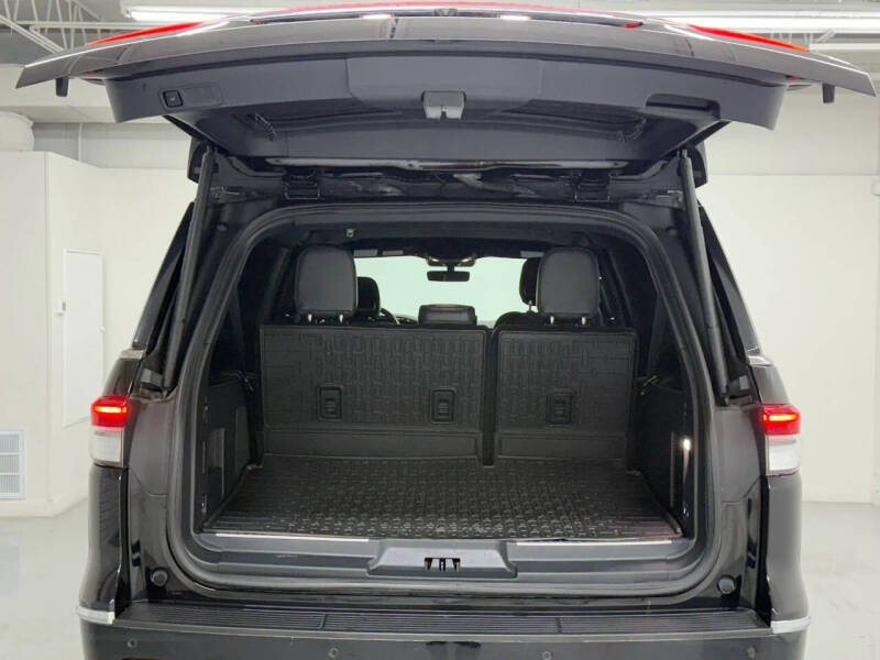 2023 Lincoln Navigator L Standard