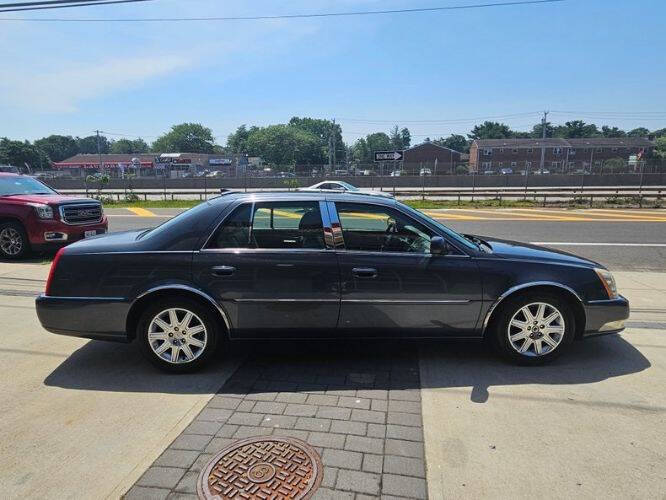 2011 Cadillac DTS