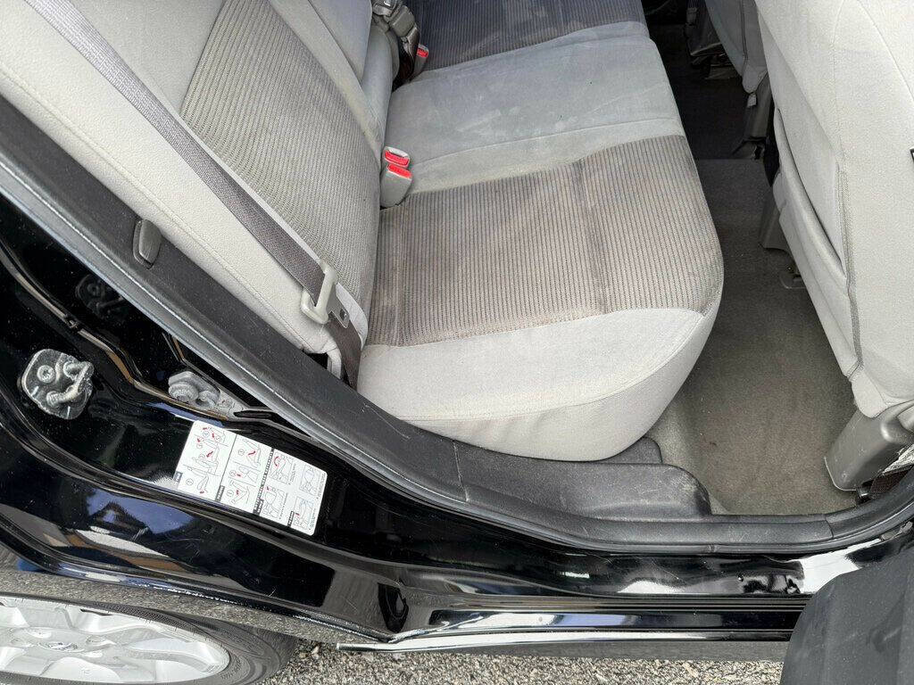 2010 Nissan Sentra 36