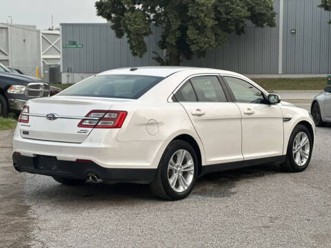 2017 Ford Taurus SEL