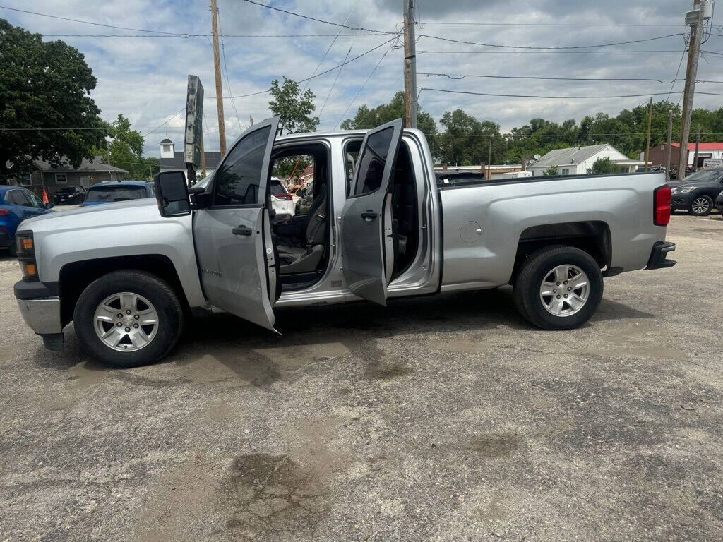 2015 Chevrolet Silverado 1500 for sale at Calderon Auto Sales in Des Moines, IA