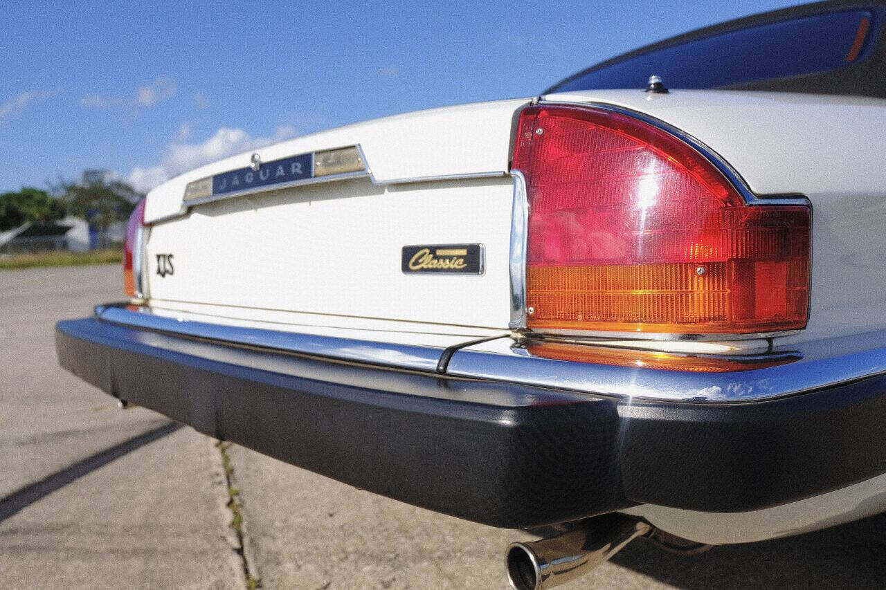 1991 Jaguar XJ-Series 14