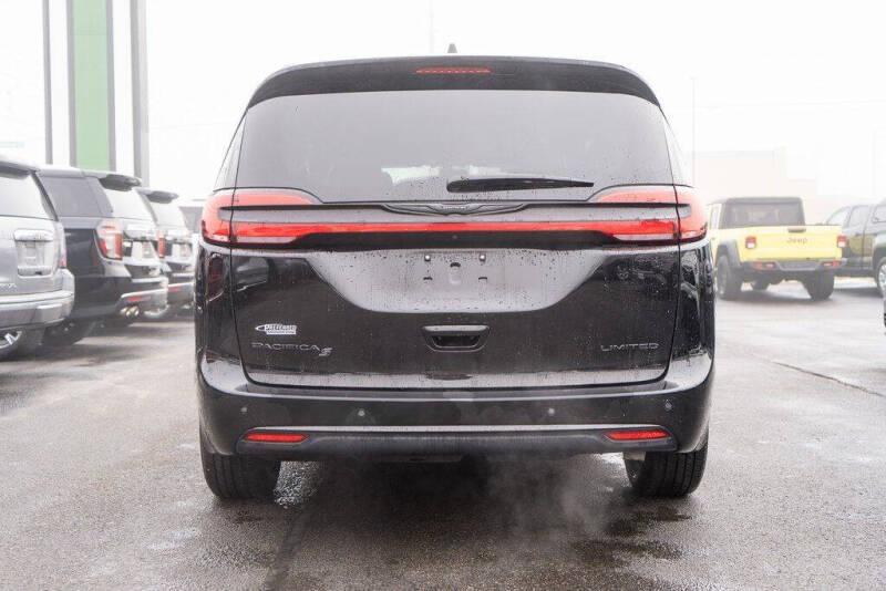 2025 Chrysler Pacifica Limited