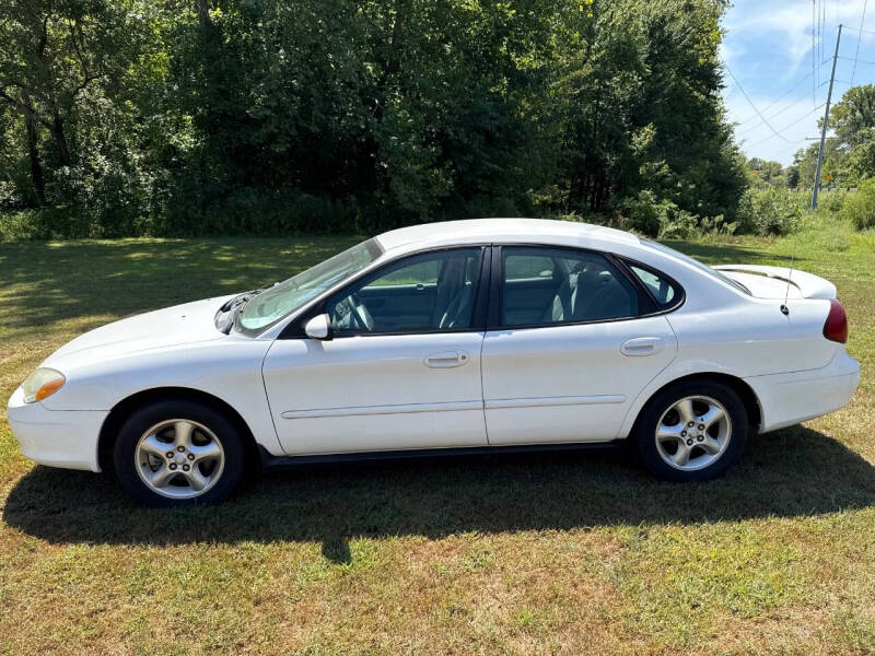2003 Ford Taurus SE