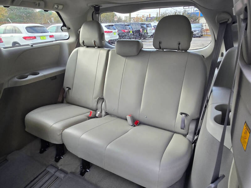 2012 Toyota Sienna