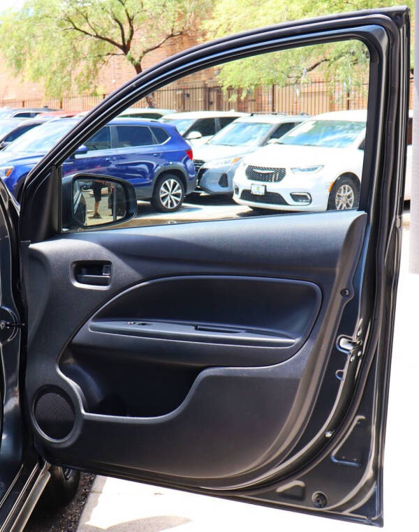 2024 Mitsubishi Mirage ES