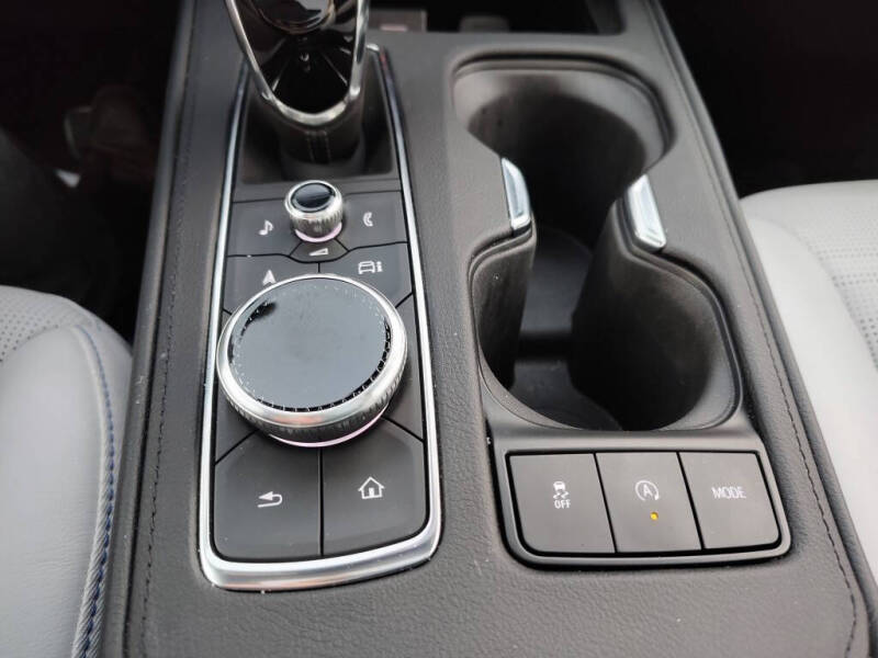 2025 Cadillac XT4 Sport