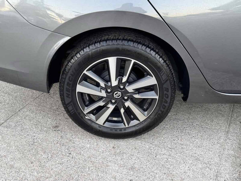 2021 Nissan Versa SV