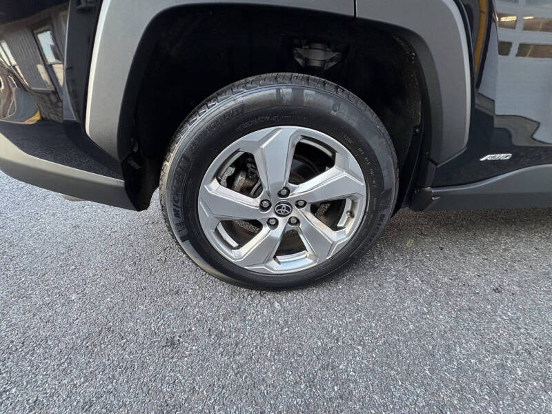 2021 Toyota RAV4 Hybrid XLE Premium