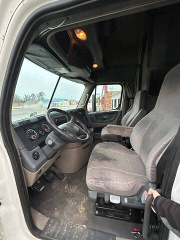 2016 Freightliner Cascadia