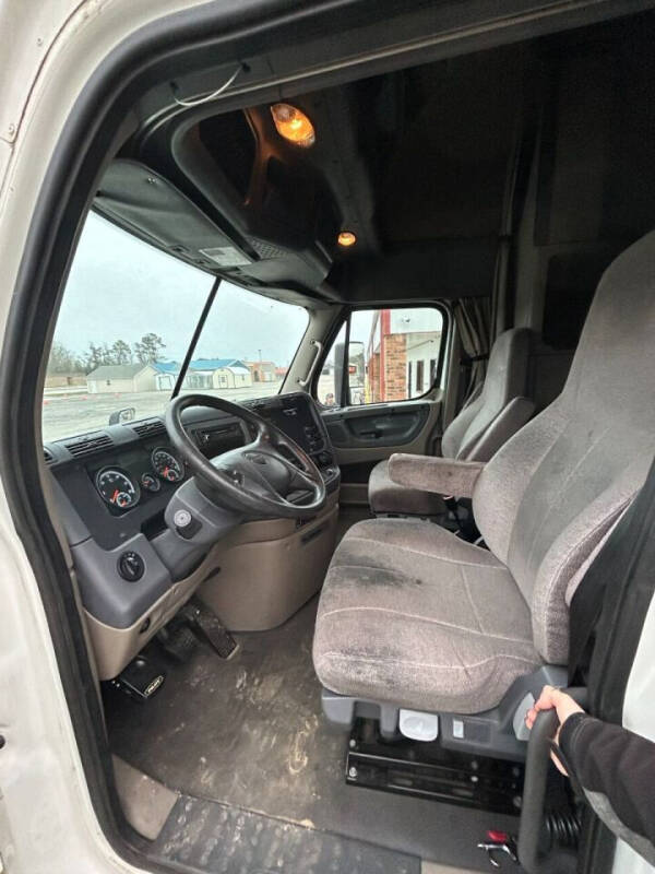 2016 Freightliner Cascadia