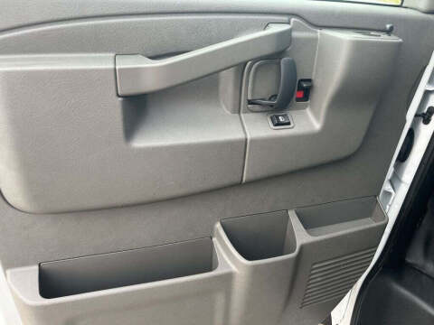 2024 Chevrolet Express 2500