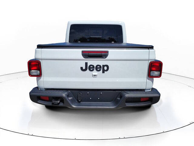 2025 Jeep Gladiator NightHawk