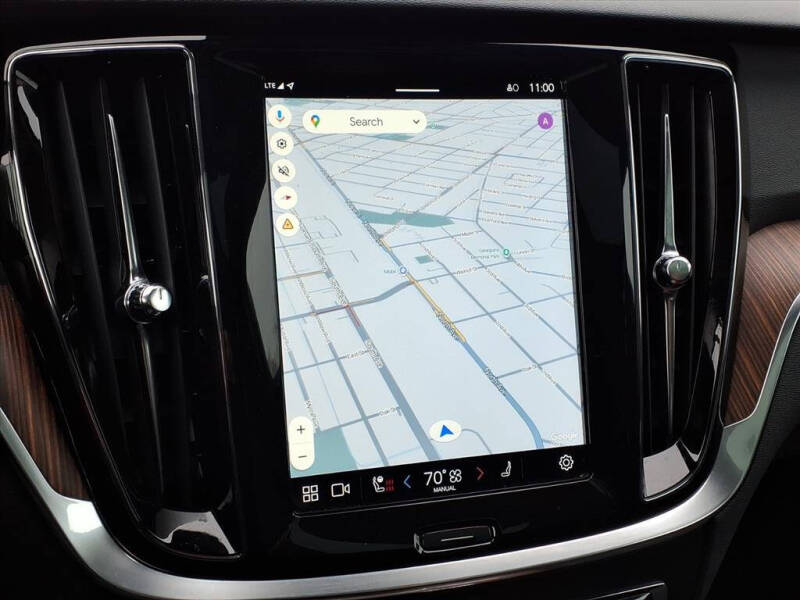 2025 Volvo V60 Cross Country B5 Plus