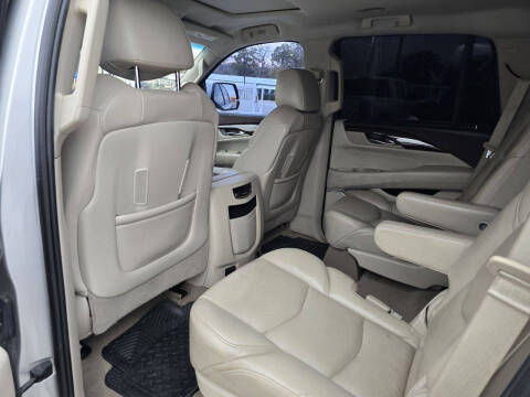 2017 Cadillac Escalade Standard