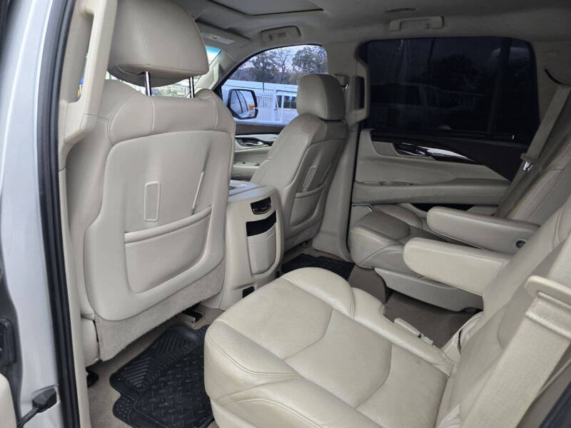 2017 Cadillac Escalade Standard