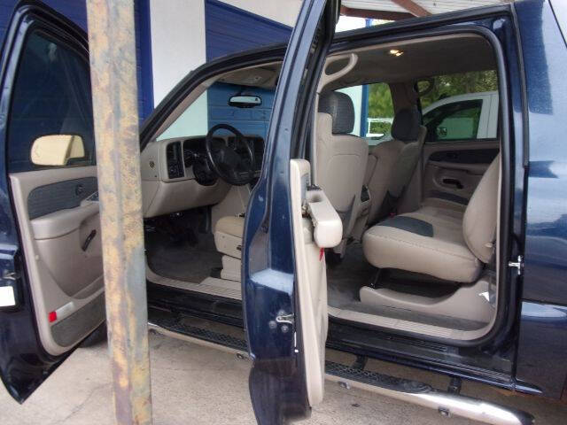 2004 Chevrolet Avalanche Base photo 9