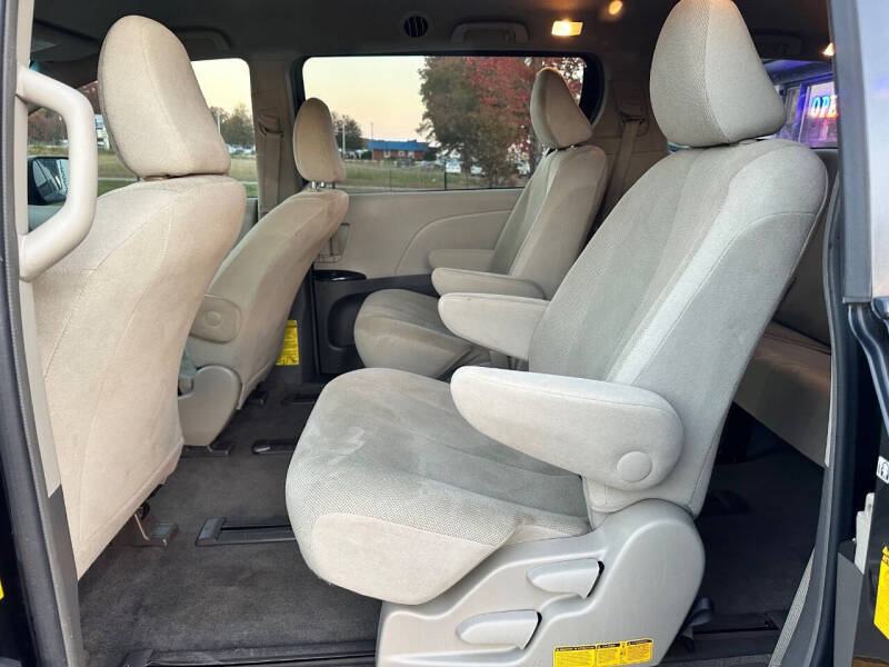 2014 Toyota Sienna L 7-Passenger