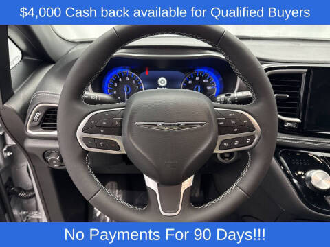 2026 Chrysler Pacifica Select