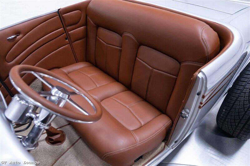 1932 Ford Roadster 20