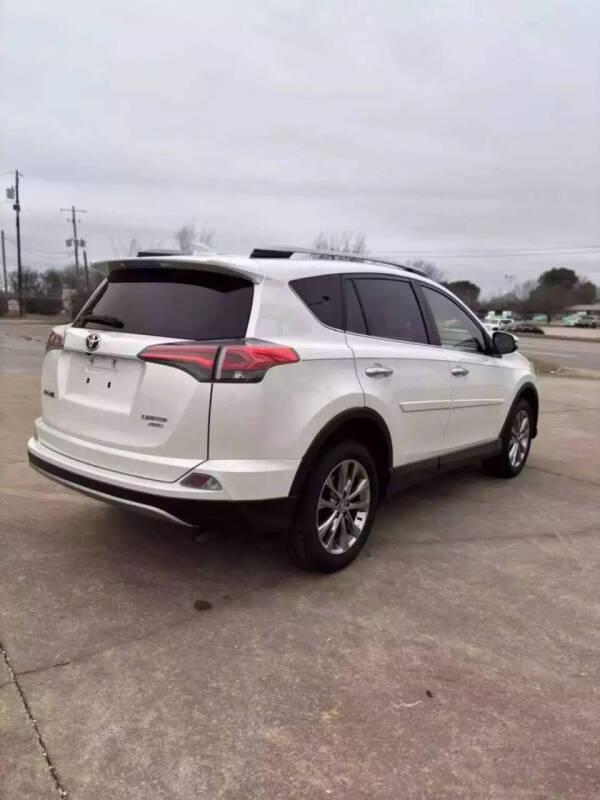 Image 9 of 2017 Toyota RAV4 Limited