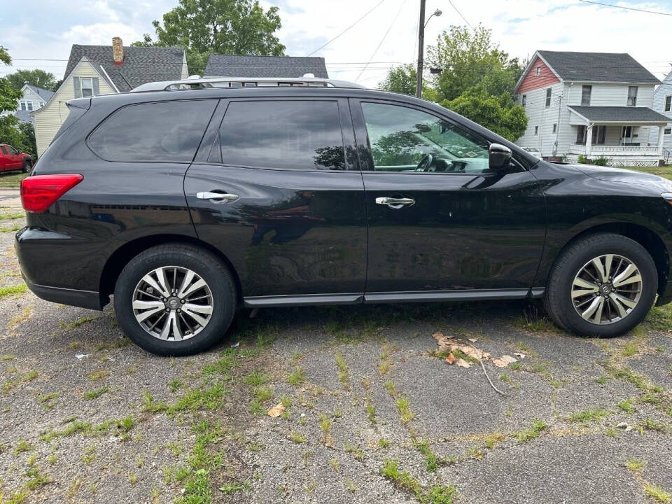 2018 Nissan Pathfinder for sale at SRL SAHER in Lorain, OH