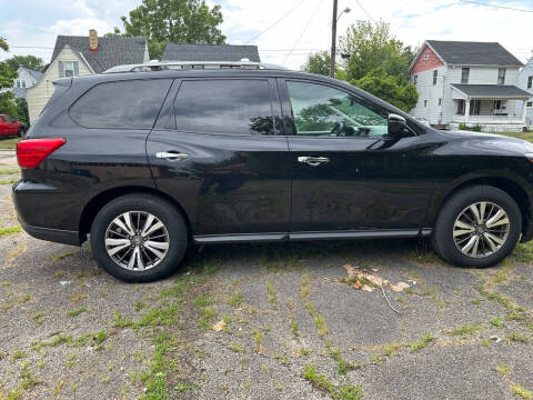 2018 Nissan Pathfinder SV