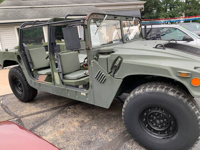 2009 AMERICAN GENERAL HUM VEE for sale at Chuckie Bizzarro's Fleetwing Auto in Erie, PA