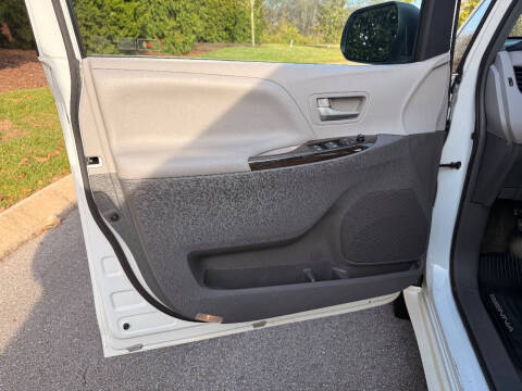 2017 Toyota Sienna Limited 7-Passenger