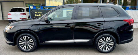 2020 Mitsubishi Outlander SE